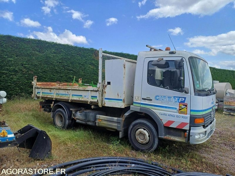 MERCEDES - ATEGO B 918 BENNE AVEC COFFRE - 2002 / 321065KMS (09/2019) - 6487XW14 - Kamion vetëshkarkues: foto 3 MERCEDES - ATEGO B 918 BENNE AVEC COFFRE - 2002 / 321065KMS (09/2019) - 6487XW14 - Kamion vetëshkarkues: foto 3