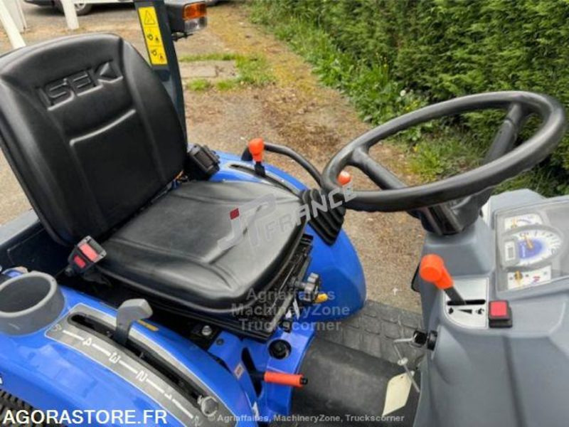 MICROTRACTEUR ISEKI 3185 16CV BOITE MECA ROUES GAZON CARTE GRISE - Traktor: foto 2 MICROTRACTEUR ISEKI 3185 16CV BOITE MECA ROUES GAZON CARTE GRISE - Traktor: foto 2