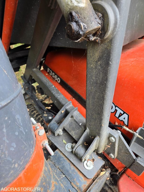 Kubota F 3560 avec bac de rammassage GCD 660F - 2668heures - - Makineri bujqësore: foto 5 Kubota F 3560 avec bac de rammassage GCD 660F - 2668heures - - Makineri bujqësore: foto 5