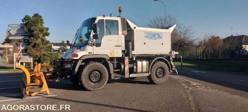 Mercedes UNIMOG U300 2011 24300 kms avec lame de déneigement + saleuse - Makinë për heqjen e borës: foto 5 Mercedes UNIMOG U300 2011 24300 kms avec lame de déneigement + saleuse - Makinë për heqjen e borës: foto 5