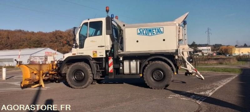 Mercedes UNIMOG U300 2011 24300 kms avec lame de déneigement + saleuse - Makinë për heqjen e borës: foto 1 Mercedes UNIMOG U300 2011 24300 kms avec lame de déneigement + saleuse - Makinë për heqjen e borës: foto 1