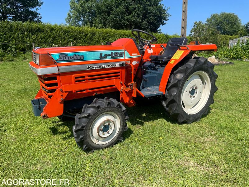 Micro-tracteur Kubota L1-185 - Traktor: foto 4 Micro-tracteur Kubota L1-185 - Traktor: foto 4