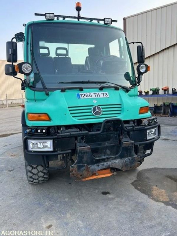 MERCEDES UNIMOG U300C VERSION COMMUNALE 2000 97652 KM - Mjet bujqësor/ Special: foto 1 MERCEDES UNIMOG U300C VERSION COMMUNALE 2000 97652 KM - Mjet bujqësor/ Special: foto 1