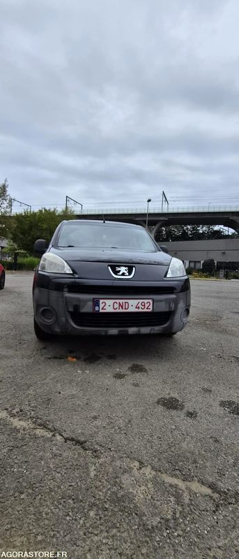 Monospace Peugeot Partner - 2012 - 296 080km - Veturë: foto 2 Monospace Peugeot Partner - 2012 - 296 080km - Veturë: foto 2