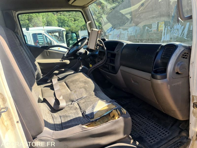 NISSAN - BOM - CABSTAR - Kamioncine vetëshkarkuese: foto 4 NISSAN - BOM - CABSTAR - Kamioncine vetëshkarkuese: foto 4