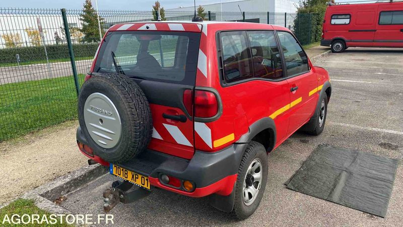 Nissan Terrano II 2,7TD	- 26/05/2004 - SUV: foto 2 Nissan Terrano II 2,7TD	- 26/05/2004 - SUV: foto 2