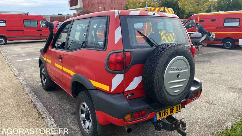 Nissan Terrano II 2,7TD	- 26/05/2004 - SUV: foto 3 Nissan Terrano II 2,7TD	- 26/05/2004 - SUV: foto 3