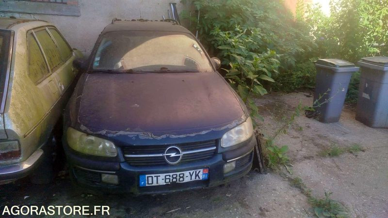 OPEL OMÉGA BREAK - 1996 - Makinë me portobagazh: foto 1 OPEL OMÉGA BREAK - 1996 - Makinë me portobagazh: foto 1