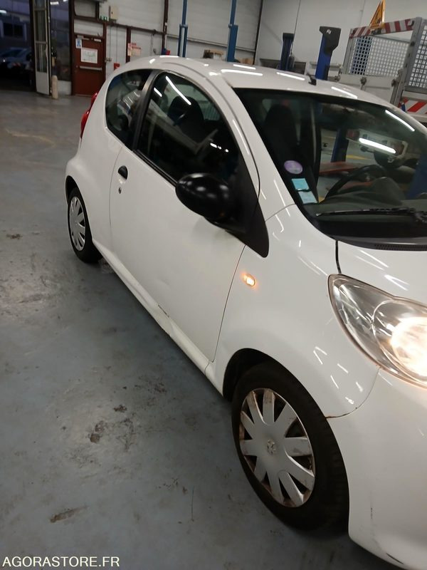 PEUGEOT 107 - 2008 - 142642 KM - Veturë: foto 2 PEUGEOT 107 - 2008 - 142642 KM - Veturë: foto 2