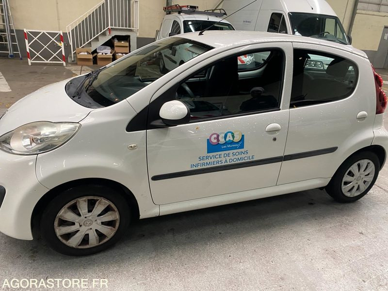 PEUGEOT 107 - Veturë: foto 2 PEUGEOT 107 - Veturë: foto 2