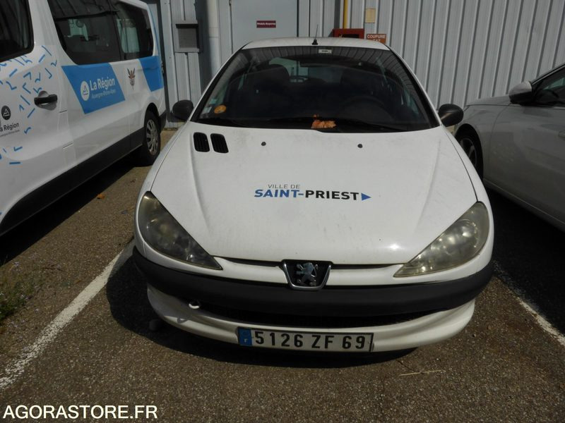 PEUGEOT 206 - Veturë: foto 1 PEUGEOT 206 - Veturë: foto 1
