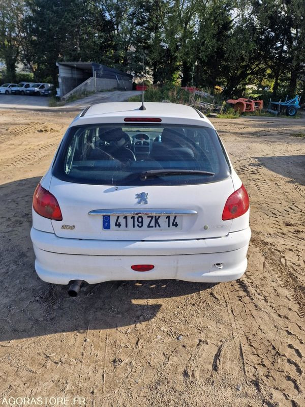 PEUGEOT 206 - LOT N°1 - Veturë: foto 4 PEUGEOT 206 - LOT N°1 - Veturë: foto 4