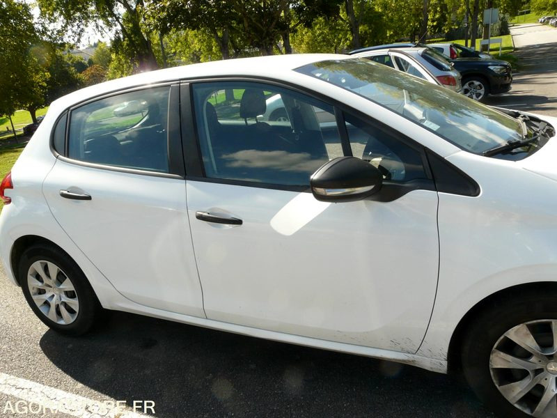 PEUGEOT 208 DX201CZ - Veturë: foto 2 PEUGEOT 208 DX201CZ - Veturë: foto 2