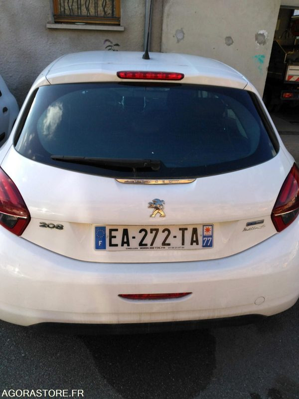 PEUGEOT 208 - Veturë: foto 2 PEUGEOT 208 - Veturë: foto 2