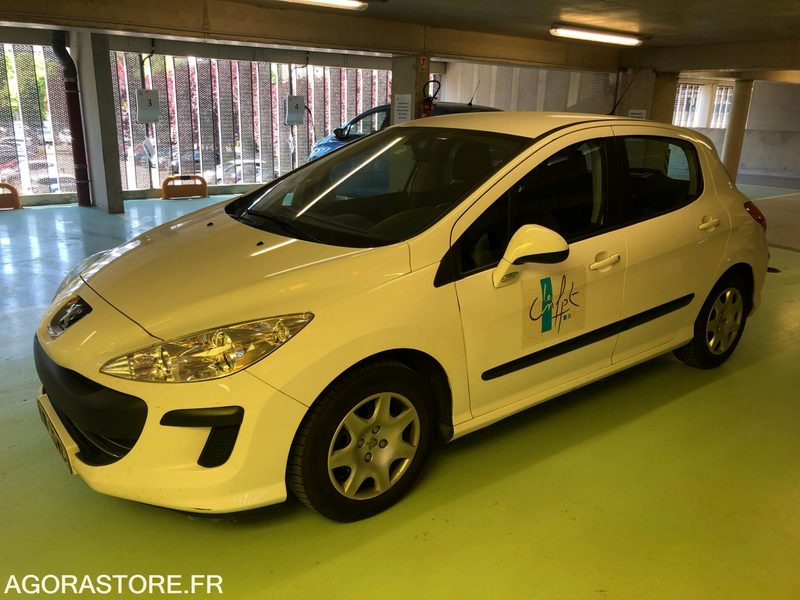 PEUGEOT 308 ANNEE 2010 5P 1.6 HDI DIESEL Boite manuelle 150000km - Veturë: foto 3 PEUGEOT 308 ANNEE 2010 5P 1.6 HDI DIESEL Boite manuelle 150000km - Veturë: foto 3