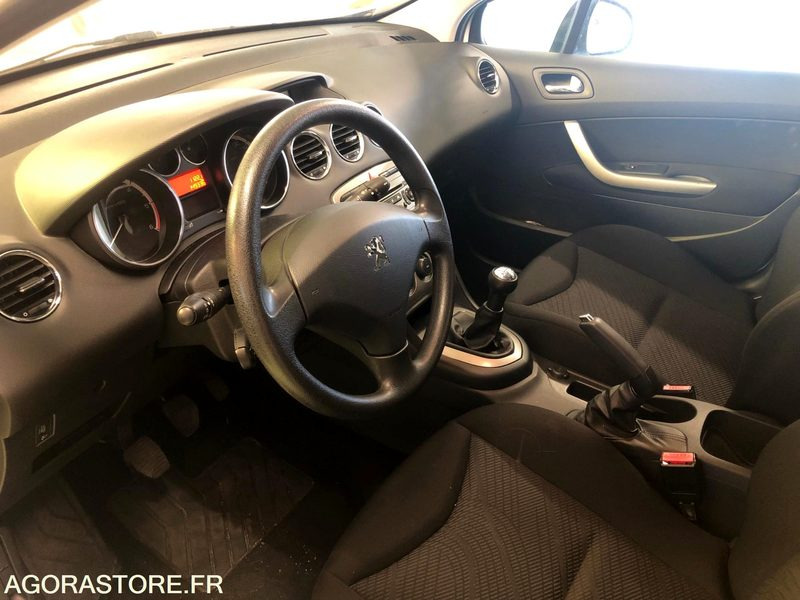 PEUGEOT 308 ANNEE 2010 5P 1.6 HDI DIESEL Boite manuelle 150000km - Veturë: foto 4 PEUGEOT 308 ANNEE 2010 5P 1.6 HDI DIESEL Boite manuelle 150000km - Veturë: foto 4