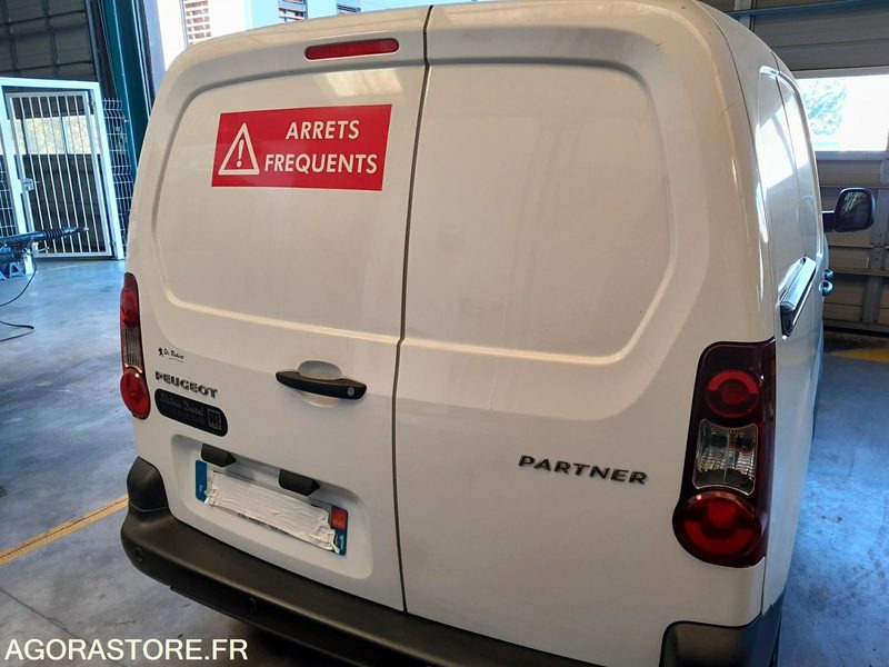 PEUGEOT PARTNER II 1.6 Vti 50026 kms 2016 frigo - Furgon i vogël: foto 5 PEUGEOT PARTNER II 1.6 Vti 50026 kms 2016 frigo - Furgon i vogël: foto 5