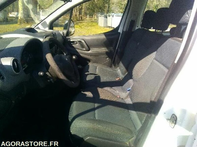 PEUGEOT Partner - 218886km - 2010 - Furgon i vogël: foto 3 PEUGEOT Partner - 218886km - 2010 - Furgon i vogël: foto 3