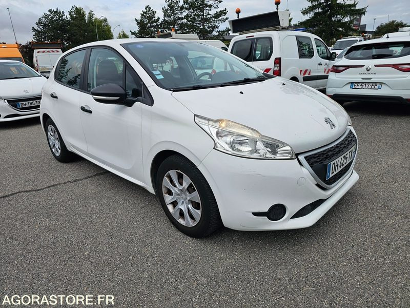 Peugeot 208 - 2014 - 134673km - DH425TX - Veturë: foto 2 Peugeot 208 - 2014 - 134673km - DH425TX - Veturë: foto 2