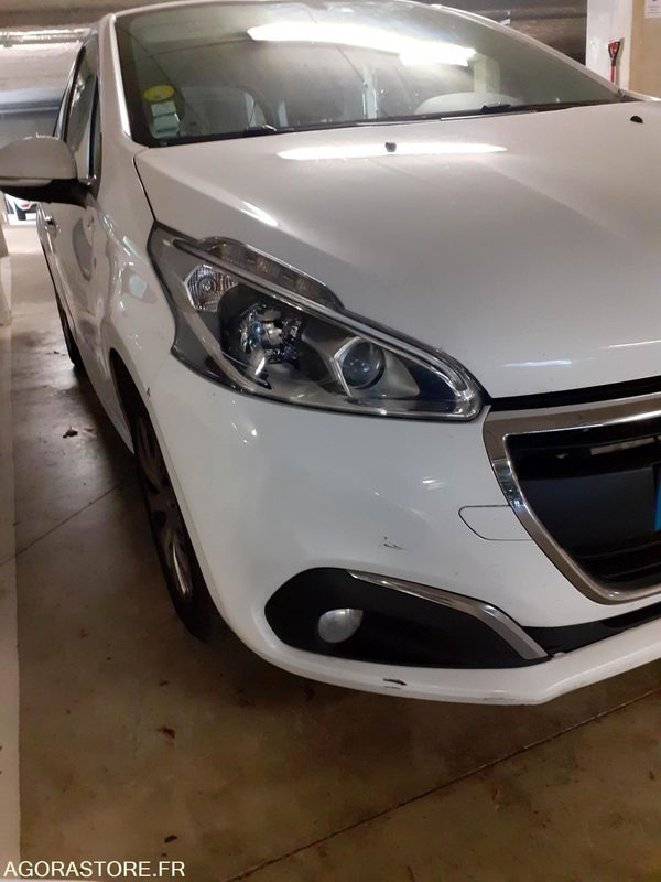 Peugeot 208 - 2016 - 181646kms - Veturë: foto 1 Peugeot 208 - 2016 - 181646kms - Veturë: foto 1