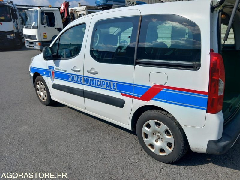 Peugeot Partner BL028QY - Furgon i vogël: foto 1 Peugeot Partner BL028QY - Furgon i vogël: foto 1