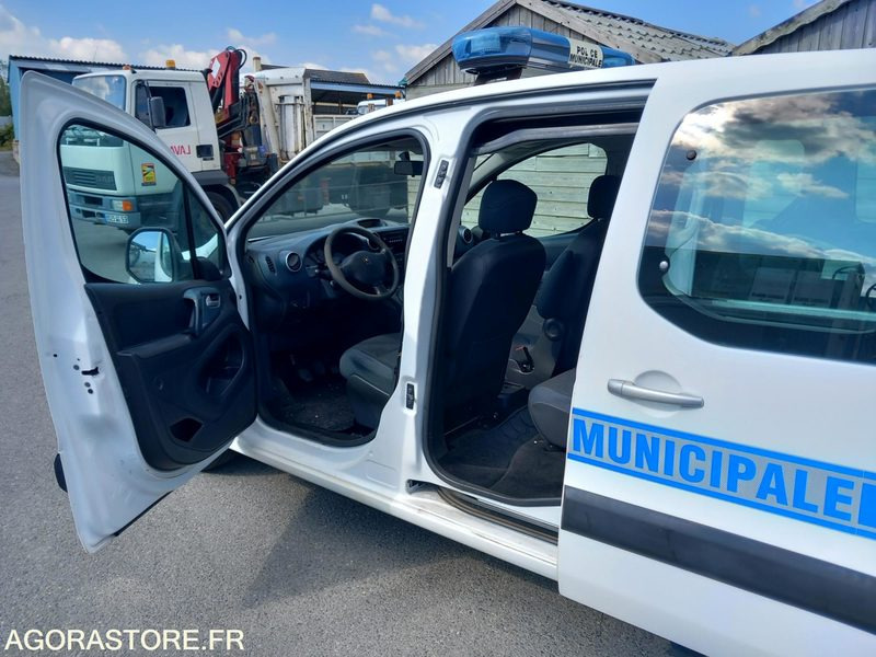 Peugeot Partner BL028QY - Furgon i vogël: foto 2 Peugeot Partner BL028QY - Furgon i vogël: foto 2