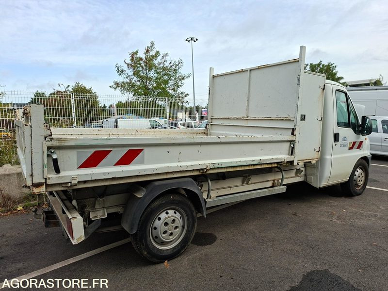 Peugeot boxer plateau benne et caisson - Kamioncine vetëshkarkuese: foto 1 Peugeot boxer plateau benne et caisson - Kamioncine vetëshkarkuese: foto 1
