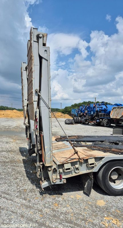 Porte engins 4 essieux - Rimorkio me plan ngarkimi të ulët: foto 5 Porte engins 4 essieux - Rimorkio me plan ngarkimi të ulët: foto 5