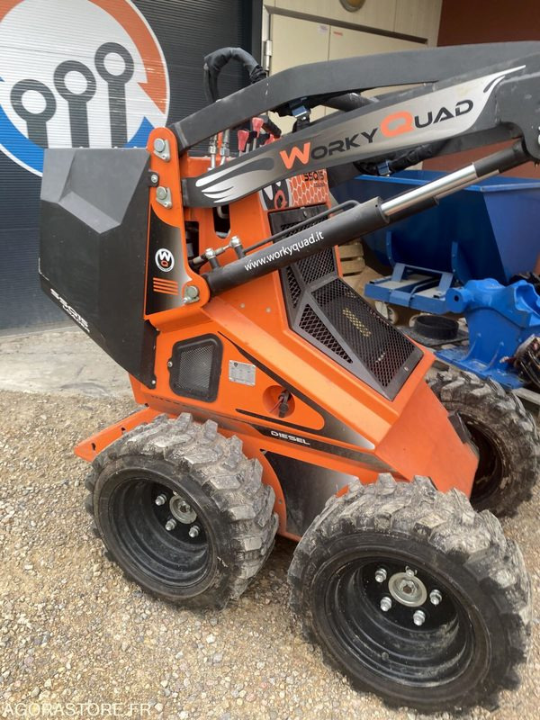 Porte outils SSQ15D 48 heures Worky Quad DIESEL 48 heures - Fadrom: foto 3 Porte outils SSQ15D 48 heures Worky Quad DIESEL 48 heures - Fadrom: foto 3