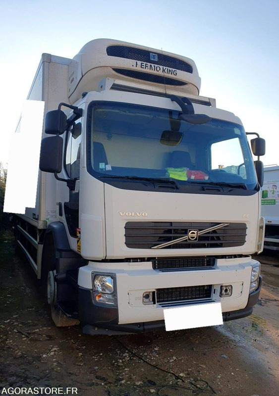 Porteur Volvo frigo - Kamion frigorifer: foto 2 Porteur Volvo frigo - Kamion frigorifer: foto 2