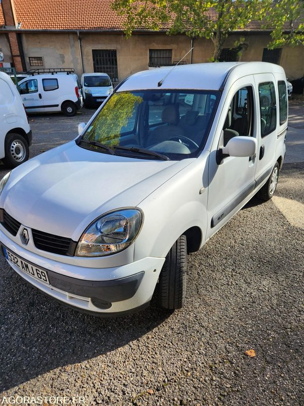 RENAUKT KANGOO COMBISPACE - Furgon i vogël: foto 1 RENAUKT KANGOO COMBISPACE - Furgon i vogël: foto 1