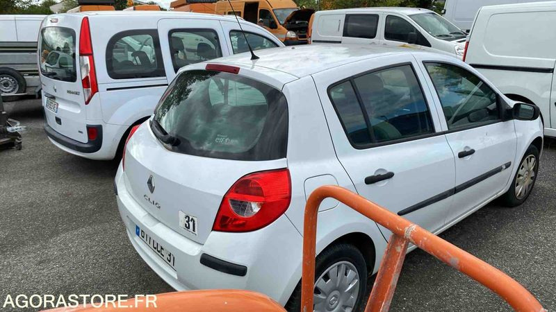 RENAULT CLIO - 2007 - 209285KM - Veturë: foto 4 RENAULT CLIO - 2007 - 209285KM - Veturë: foto 4