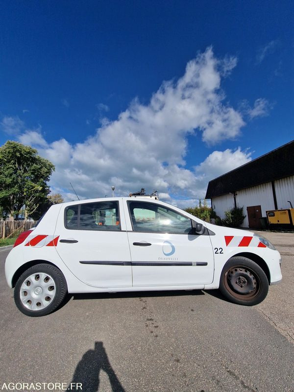 RENAULT CLIO 3 - LOT N°1 - Veturë: foto 5 RENAULT CLIO 3 - LOT N°1 - Veturë: foto 5