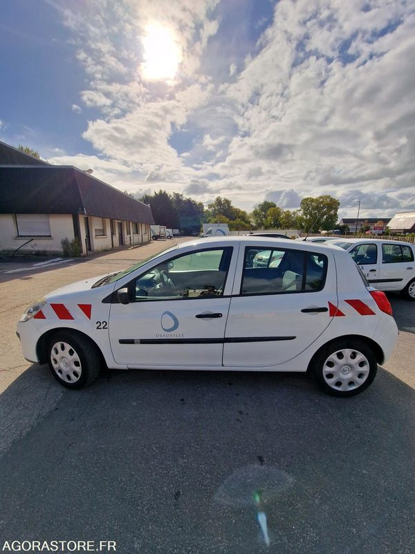 RENAULT CLIO 3 - LOT N°1 - Veturë: foto 3 RENAULT CLIO 3 - LOT N°1 - Veturë: foto 3