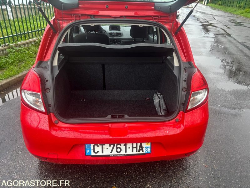 RENAULT - CLIO III (1.5 DCI) - DIESEL - 212000 kms - année 2013 - Veturë: foto 5 RENAULT - CLIO III (1.5 DCI) - DIESEL - 212000 kms - année 2013 - Veturë: foto 5