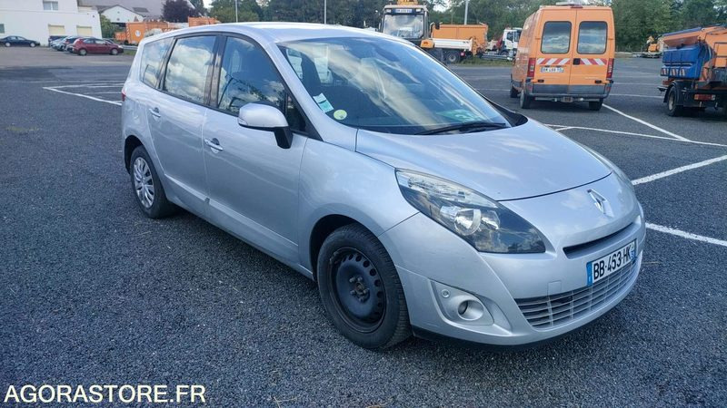 RENAULT GRAND SCÉNIC - 2010 - 292675kms - Veturë: foto 4 RENAULT GRAND SCÉNIC - 2010 - 292675kms - Veturë: foto 4