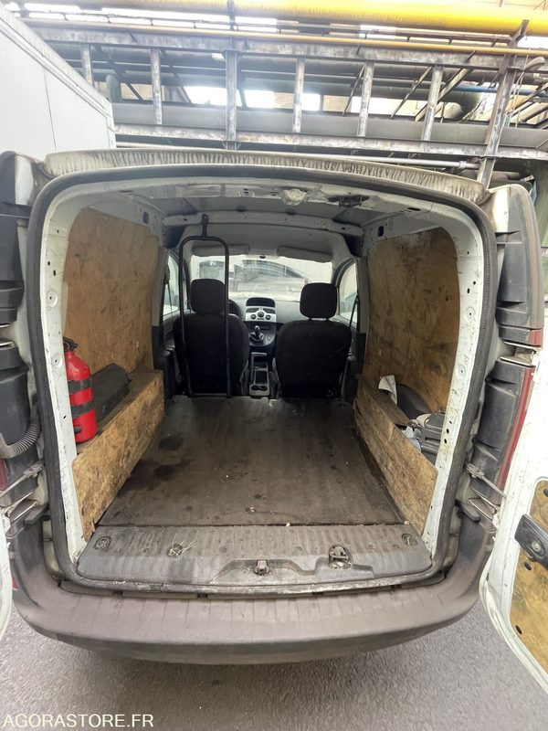 RENAULT KANGOO - 2011 - 157271KMs - BY-686-NP - Furgon i vogël: foto 2 RENAULT KANGOO - 2011 - 157271KMs - BY-686-NP - Furgon i vogël: foto 2