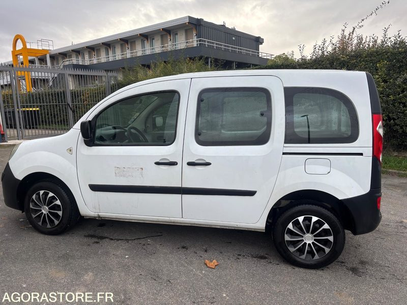 RENAULT - Kangoo- année 2010- 96000 kms - Diesel - Veturë: foto 1 RENAULT - Kangoo- année 2010- 96000 kms - Diesel - Veturë: foto 1