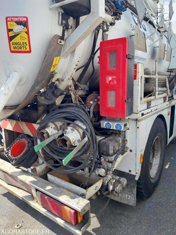 RENAULT Kerax 320 HUWER ADR 2002 (165000Km) ROULANT EXPORT UNIQUEMENT - Kamion me vakuum: foto 5 RENAULT Kerax 320 HUWER ADR 2002 (165000Km) ROULANT EXPORT UNIQUEMENT - Kamion me vakuum: foto 5