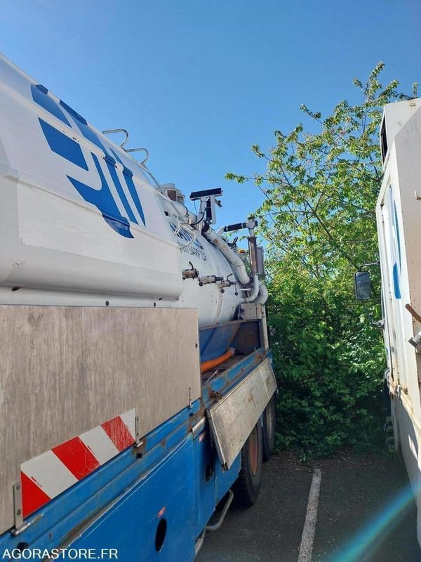 RENAULT Kerax Hydrocureur HUWER 2003 (388535Km) ROULANT EXPORT UNIQUEMENT - Kamion me vakuum: foto 3 RENAULT Kerax Hydrocureur HUWER 2003 (388535Km) ROULANT EXPORT UNIQUEMENT - Kamion me vakuum: foto 3