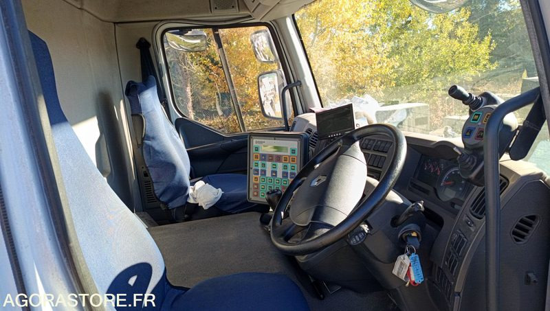 Lizingu i  RENAULT MAJOR SCARAB - 2007 - 4730h RENAULT MAJOR SCARAB - 2007 - 4730h: foto 13