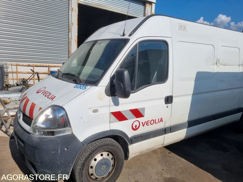 RENAULT MASTER FOURGON de 2005 - 253000 km (R3B246) - Furgon: foto 2 RENAULT MASTER FOURGON de 2005 - 253000 km (R3B246) - Furgon: foto 2