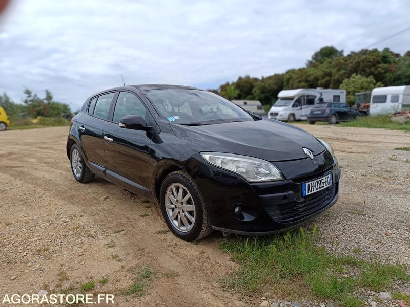 RENAULT MEGANE - 2009 - 185000KMS - Veturë: foto 1 RENAULT MEGANE - 2009 - 185000KMS - Veturë: foto 1