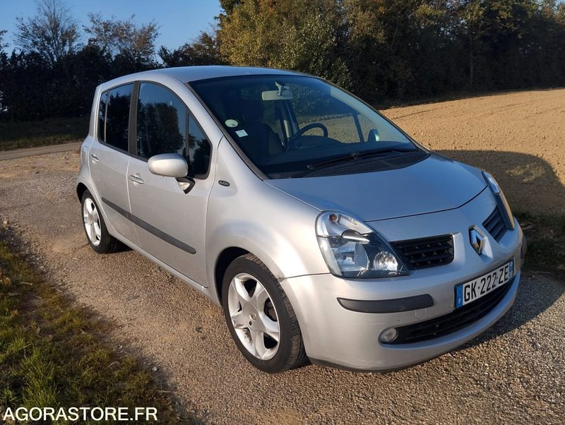 RENAULT MODUS - 102000 KILOMETRES - ESSENCE - Veturë: foto 2 RENAULT MODUS - 102000 KILOMETRES - ESSENCE - Veturë: foto 2