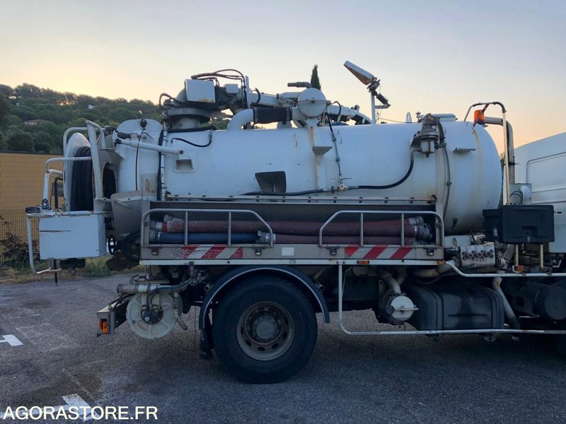 RENAULT PREMIUM HYRROCUREUSE - Kamion me vakuum: foto 4 RENAULT PREMIUM HYRROCUREUSE - Kamion me vakuum: foto 4