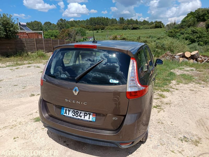 RENAULT SCENIC - 2010 - 138500KMS - Veturë: foto 5 RENAULT SCENIC - 2010 - 138500KMS - Veturë: foto 5