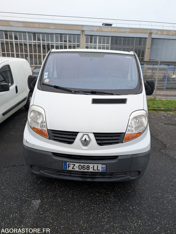 RENAULT TRAFIC 90CV 2.0 DCI - 209 014 KM - Furgon: foto 2 RENAULT TRAFIC 90CV 2.0 DCI - 209 014 KM - Furgon: foto 2