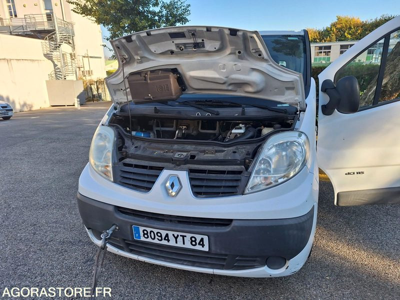 RENAULT TRAFIC - Minibus, Furgon pasagjerësh: foto 2 RENAULT TRAFIC - Minibus, Furgon pasagjerësh: foto 2