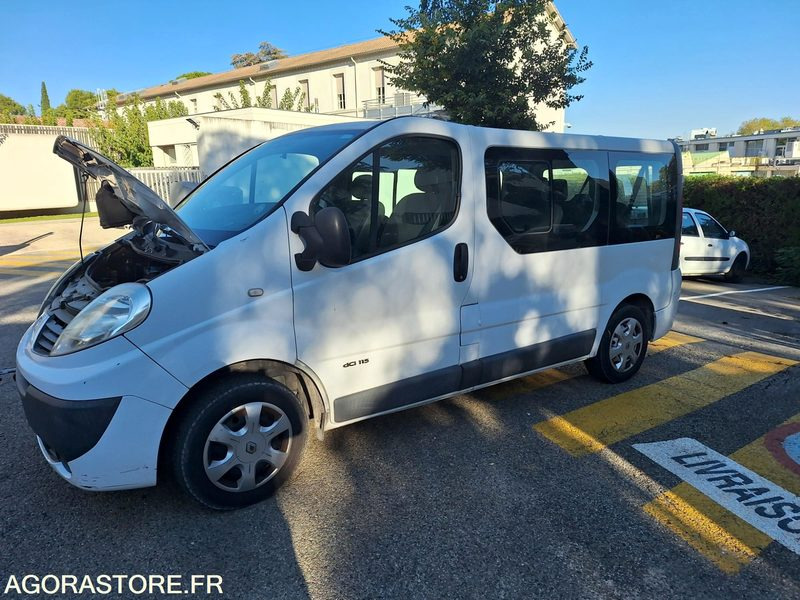 RENAULT TRAFIC - Minibus, Furgon pasagjerësh: foto 1 RENAULT TRAFIC - Minibus, Furgon pasagjerësh: foto 1