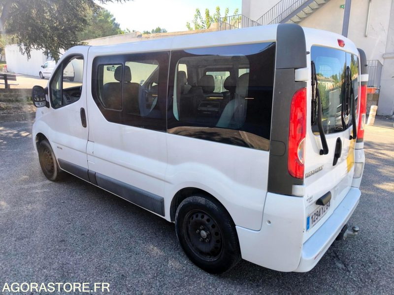 RENAULT TRAFIC MINI BUS BVA - Minibus, Furgon pasagjerësh: foto 4 RENAULT TRAFIC MINI BUS BVA - Minibus, Furgon pasagjerësh: foto 4